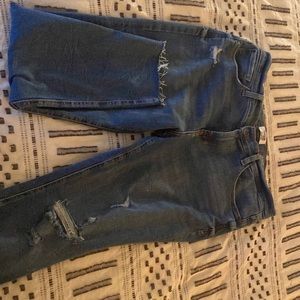 Distressed Straight leg jeans